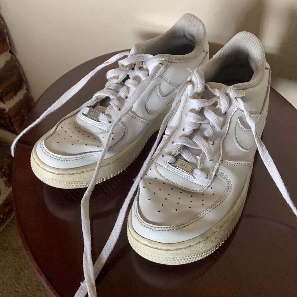 Nike Airforce 1 white tennis shoes size 6Y / 8 women’s